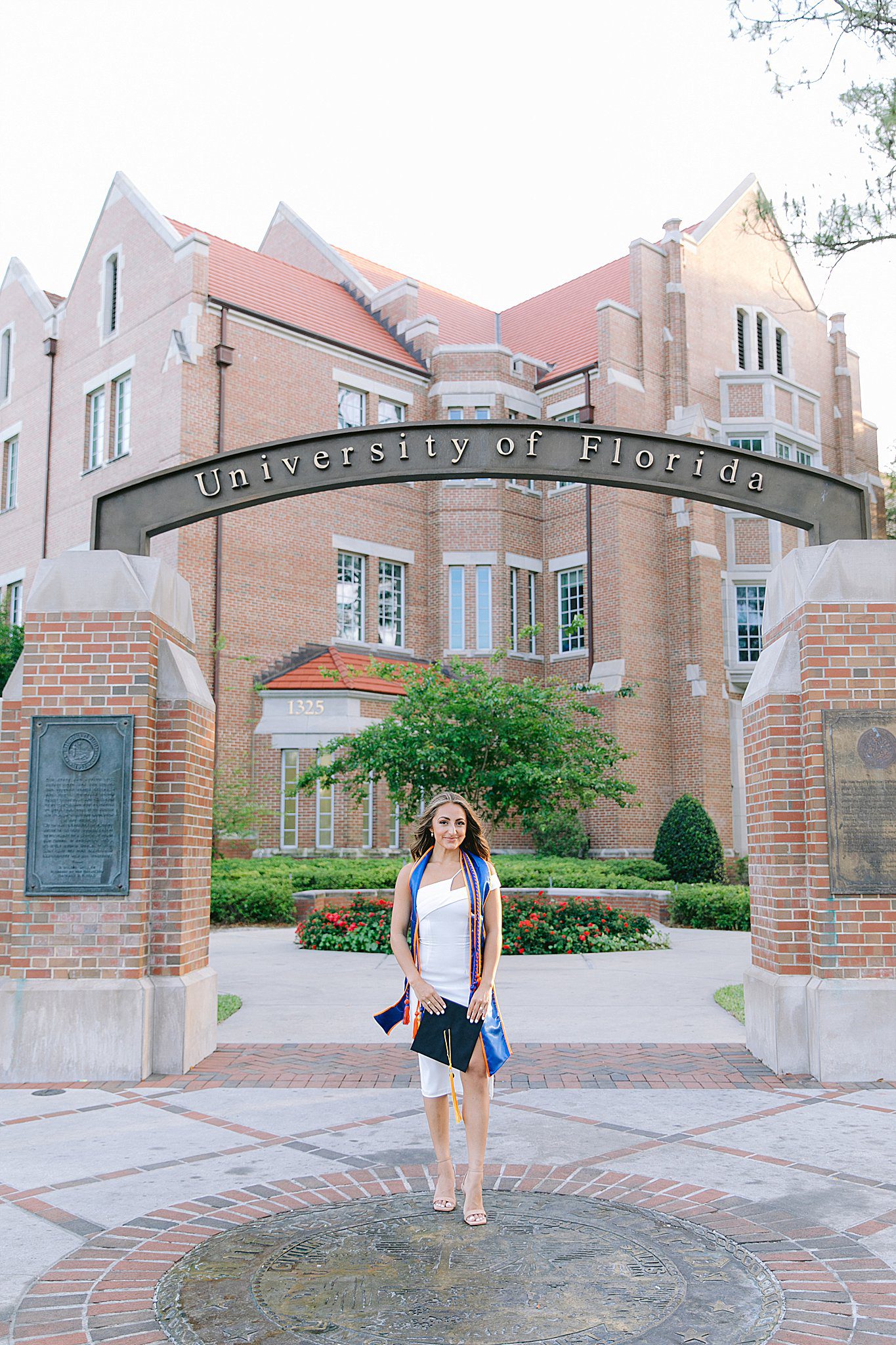 uf grad pics set free photography florida senior photos campus university